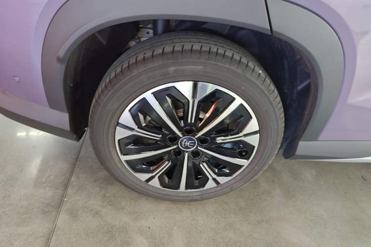 Used BYD Song Ultra EV 2026 Model 710KM Excellence Version Right Rear Wheel Hub