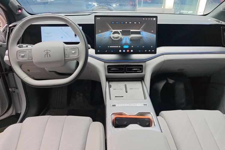 Used BYD Song Ultra EV 2026 Model 710KM Superior Edition Center Console
