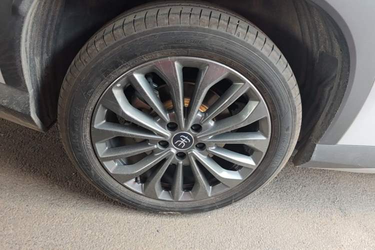 Used BYD Song Ultra EV 2026 Model 710KM Superior Edition Exterior 5