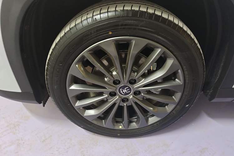 Used BYD Song Ultra EV 2026 Model 710KM Superior Edition Left Front Wheel Hub