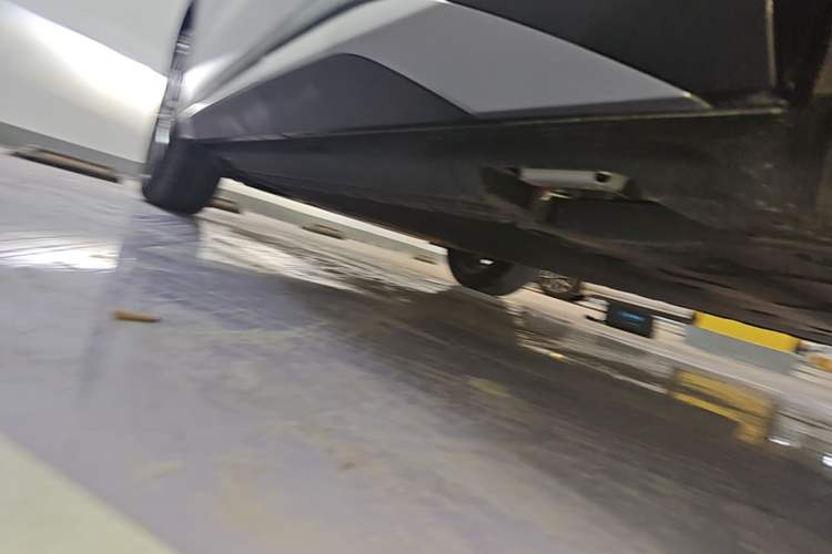 Used BYD Song Ultra EV 2026 Model 710KM Superior Edition Left Side Sill