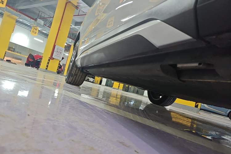 Used BYD Song Ultra EV 2026 Model 710KM Superior Edition Right Side Sill