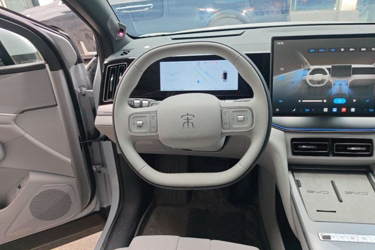 Used BYD Song Ultra EV 2026 Model 710KM Superior Edition Steering Wheel