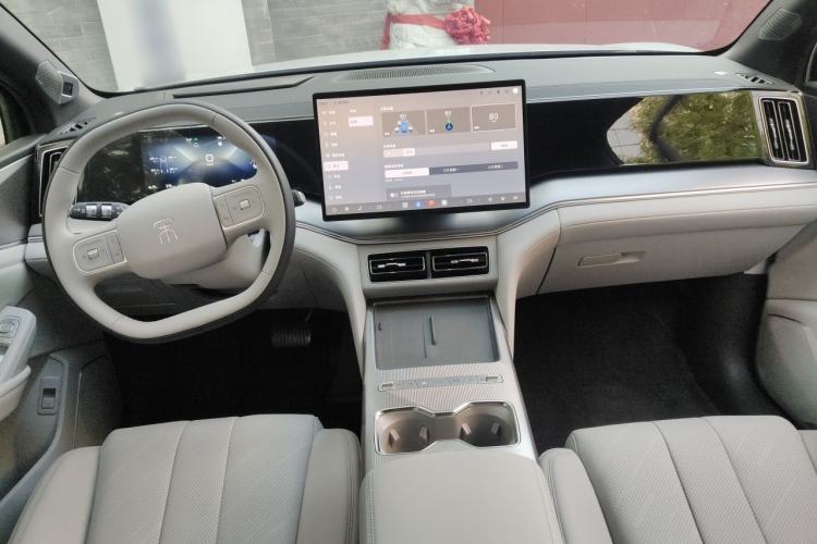 Used BYD Song Ultra EV 2026 Model 710KM Superior Edition Center Console