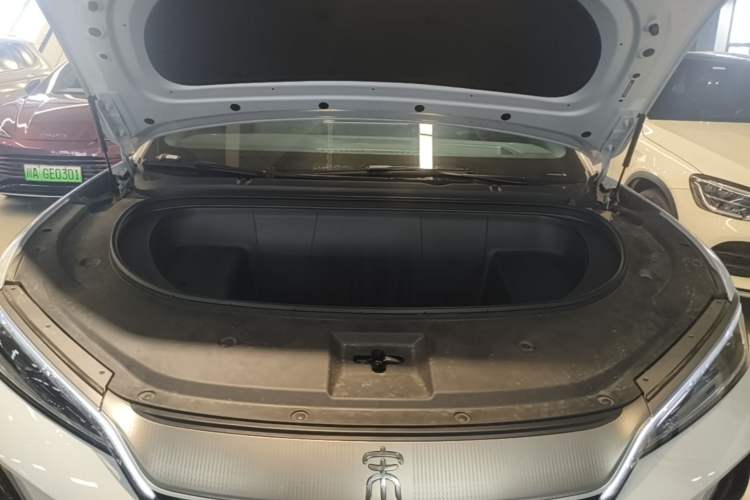 Used BYD Song Ultra EV 2026 Model 710KM Excellence Version Engine Bay