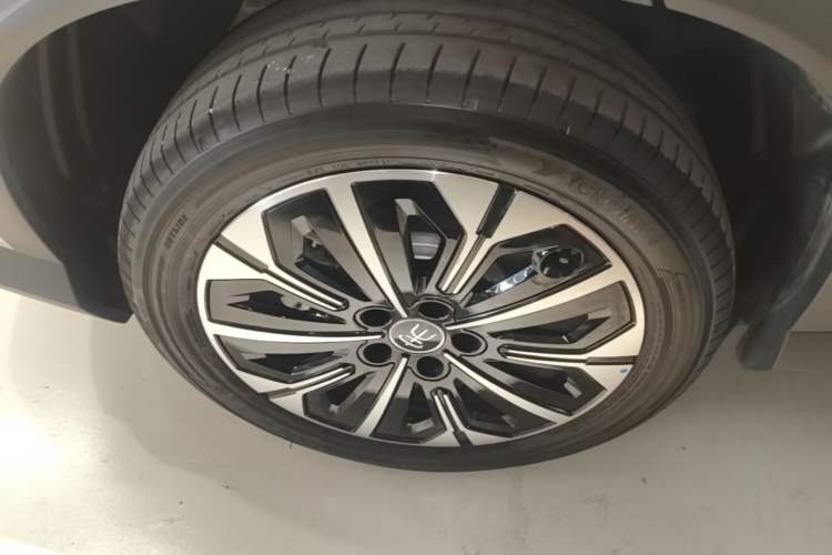 Used BYD Song Ultra EV 2026 Model 710KM Excellence Version Right Rear Wheel Hub