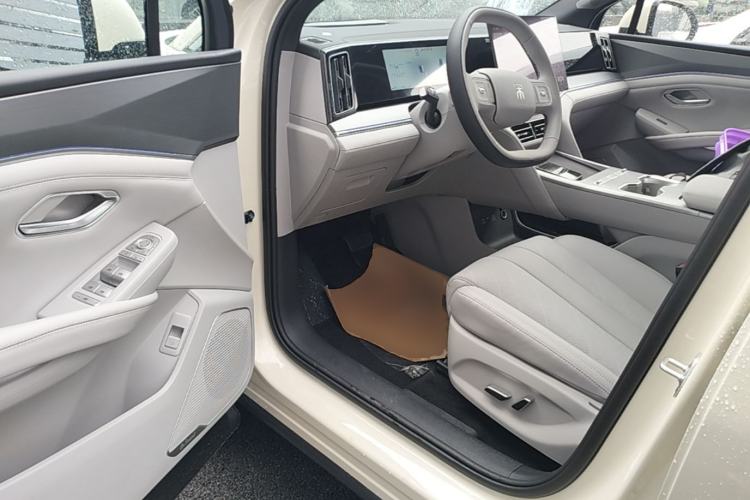 Used BYD Song Ultra EV 2026 Model 710KM Superior Edition Driver Seat