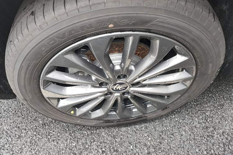 Used BYD Song Ultra EV 2026 Model 710KM Superior Edition Right Rear Wheel Hub