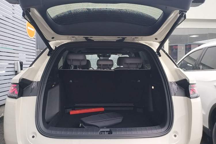 Used BYD Song Ultra EV 2026 Model 710KM Superior Edition Trunk