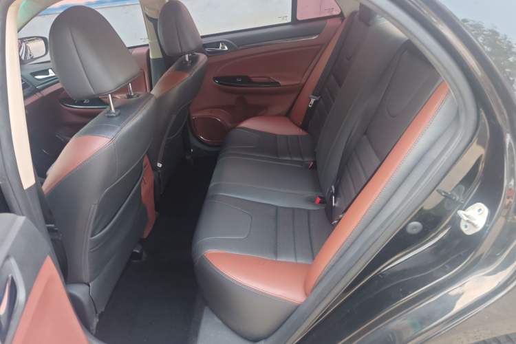 Used BYD Surui 2016 1.5L Manual Elite Edition Interior 1