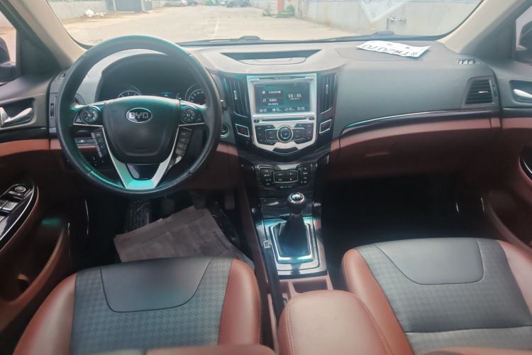 Used BYD Surui 2016 1.5L Manual Elite Edition Interior 3