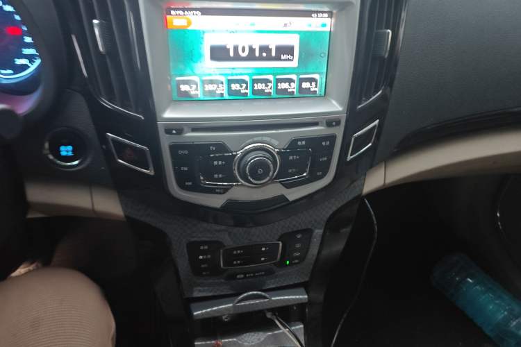 Used BYD Surui 2012 1.5L Manual Luxury Version Audio And AC Panel