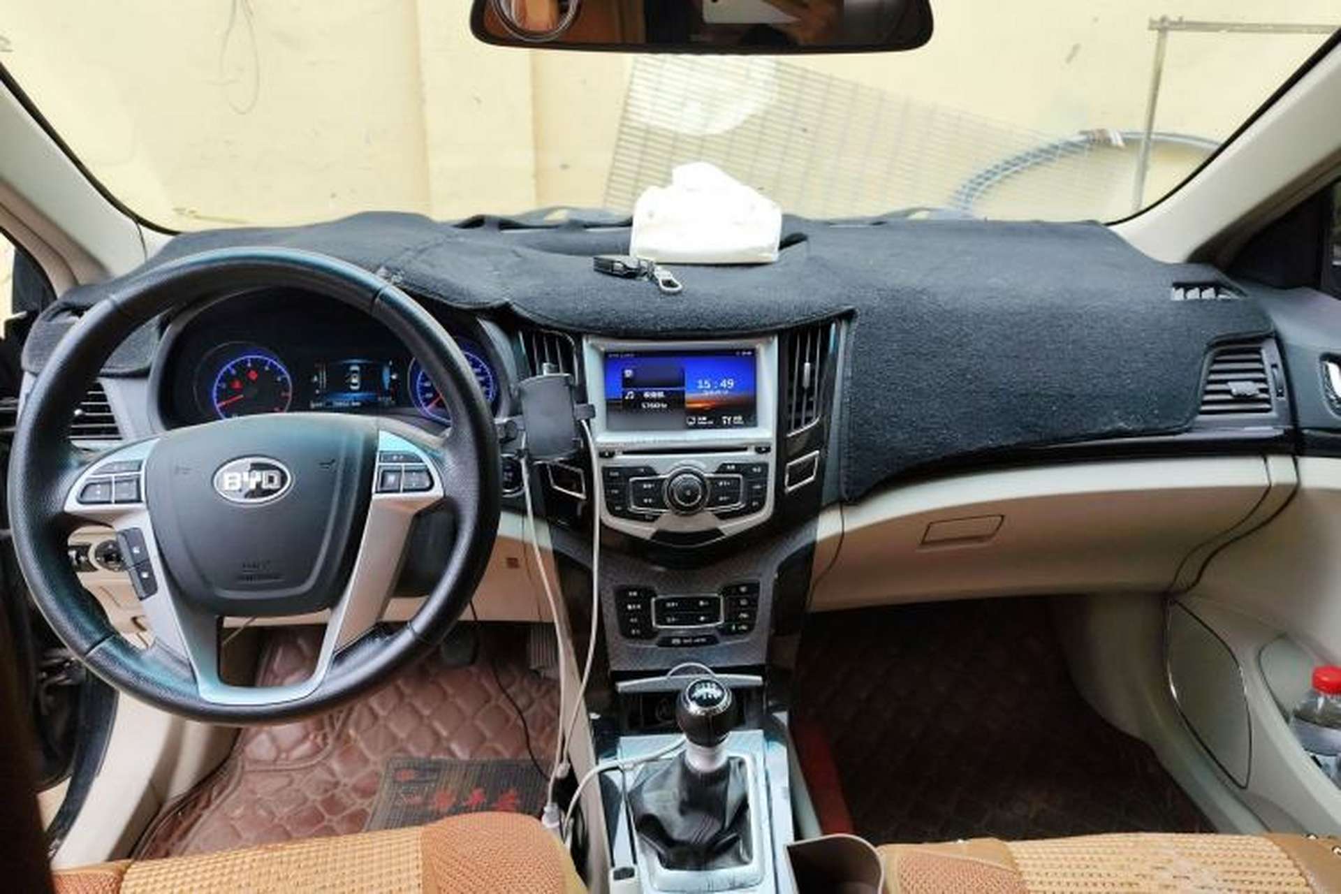 Used BYD Surui 2012 1.5TI Manual Luxury Version Center Console