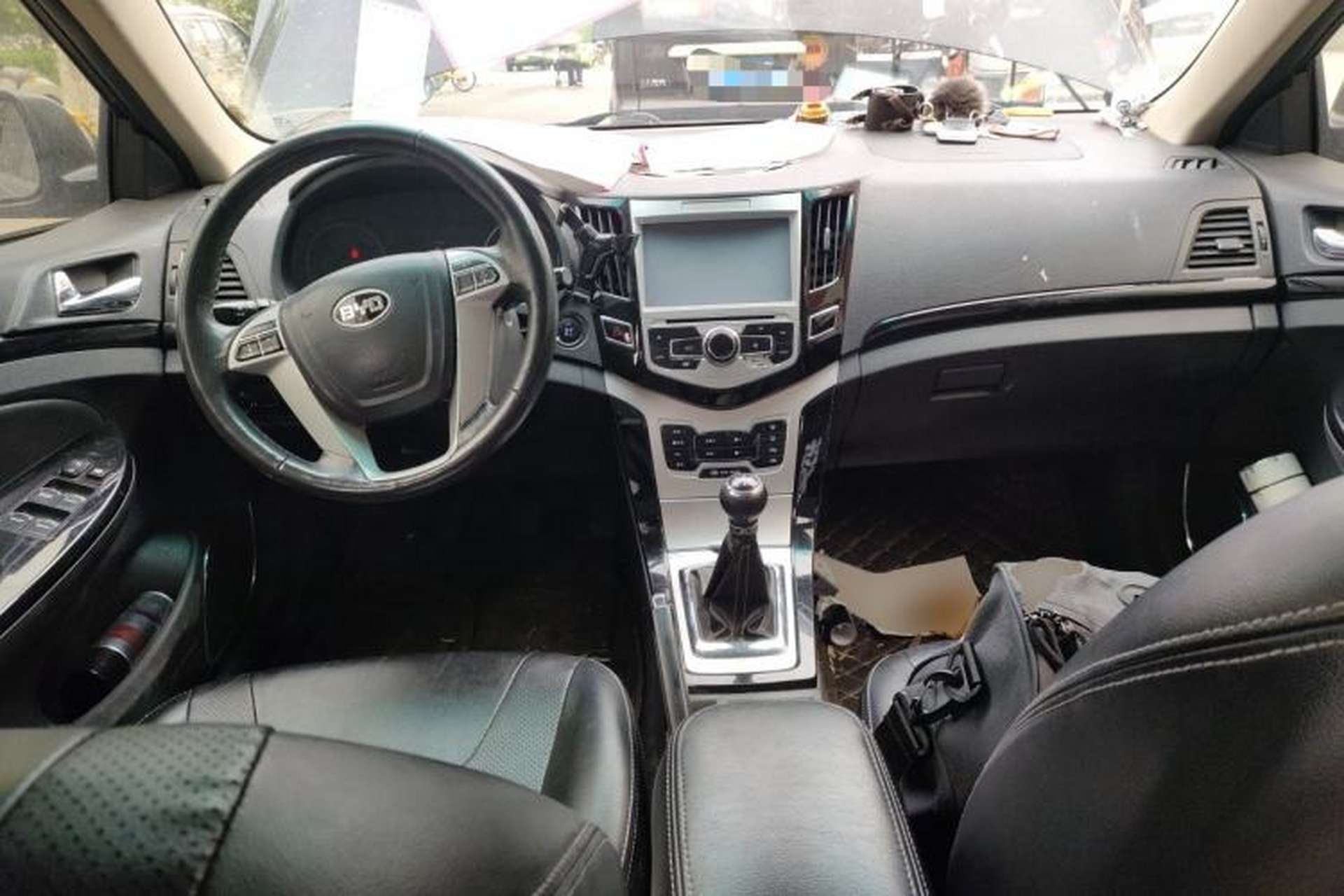 Used BYD Surui 2012 1.5L Manual Comfort Edition Center Console