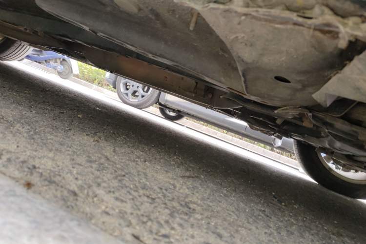 Used BYD Surui 2012 1.5L Manual Luxury Version Chassis Front Right