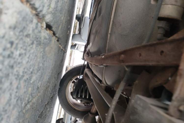 Used BYD Surui 2012 1.5L Manual Comfort Edition Chassis Rear Left