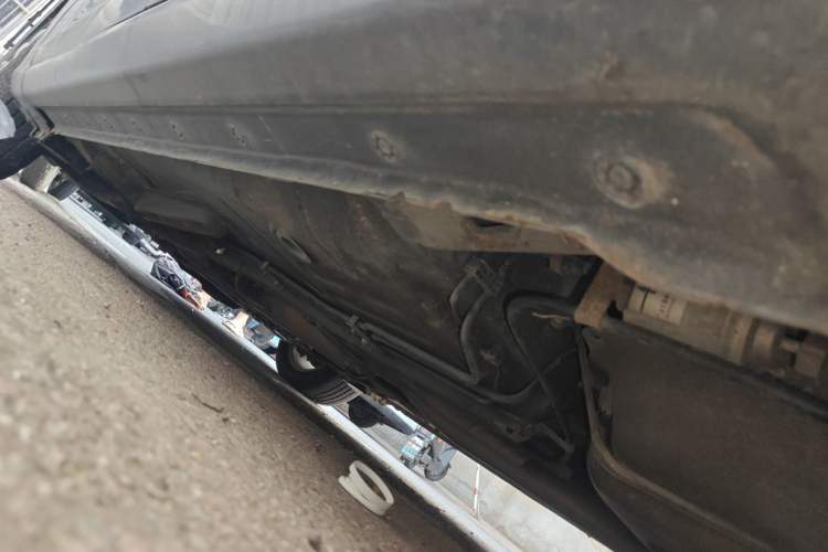 Used BYD Surui 2012 1.5TI Manual Luxury Version Chassis Rear Left