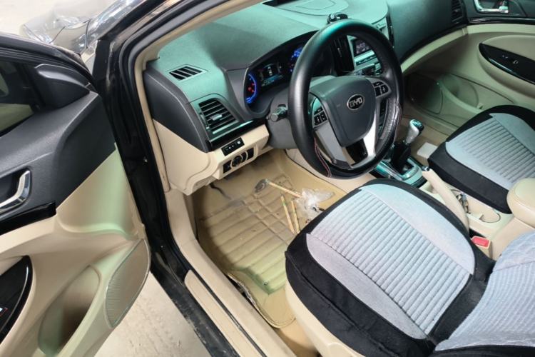 Used BYD Surui 2012 1.5L Manual Comfort Edition Driver Seat