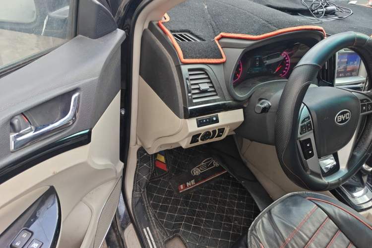 Used BYD Surui 2012 1.5TI Manual Luxury Version Driver Seat