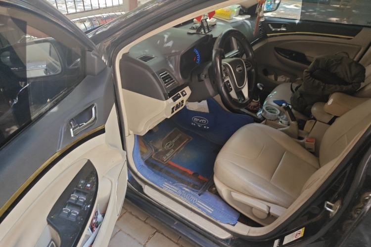 Used BYD Surui 2012 1.5L Manual Luxury Version Driver Seat