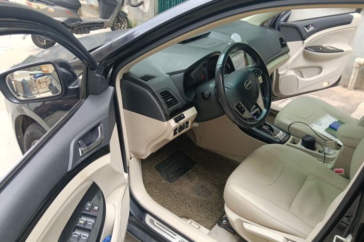Used BYD Surui 2012 1.5TID Automatic Luxury Version Driver Seat