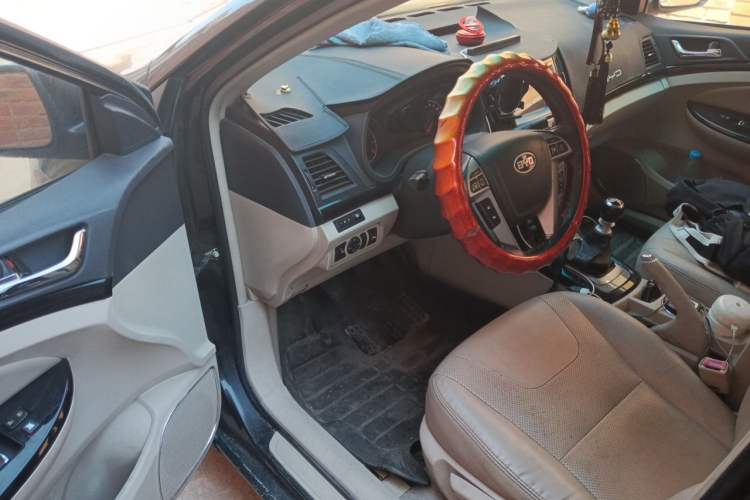 Used BYD Surui 2012 1.5TI Manual Luxury Version Driver Seat