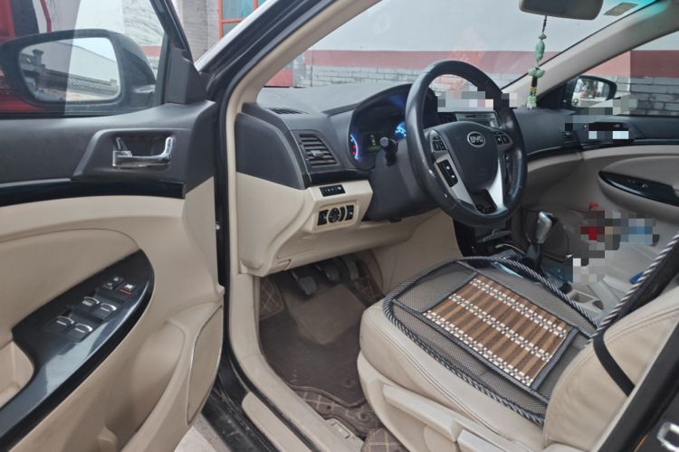 Used BYD Surui 2012 1.5L Manual Luxury Version Driver Seat