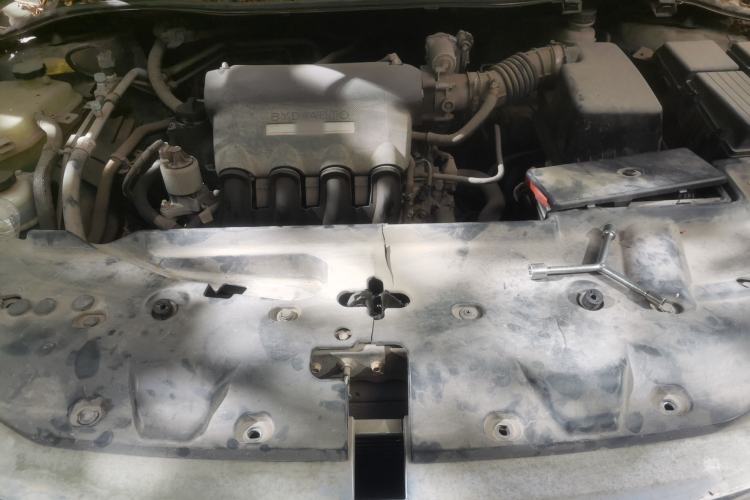 Used BYD Surui 2012 1.5L Manual Luxury Version Engine Bay