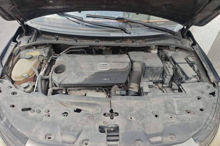 Used BYD Surui 2012 1.5TI Manual Luxury Version Engine Bay