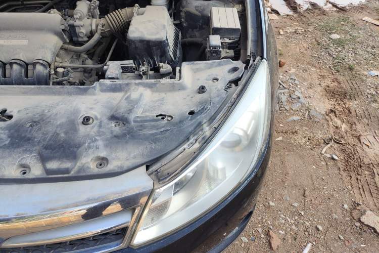 Used BYD Surui 2012 1.5L Manual Luxury Version Engine Bay Left