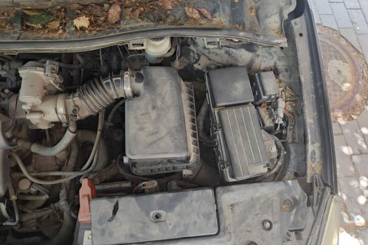 Used BYD Surui 2012 1.5L Manual Luxury Version Engine Bay Left