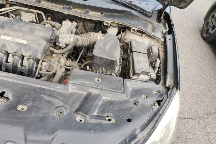 Used BYD Surui 2012 1.5L Manual Luxury Version Engine Bay Left