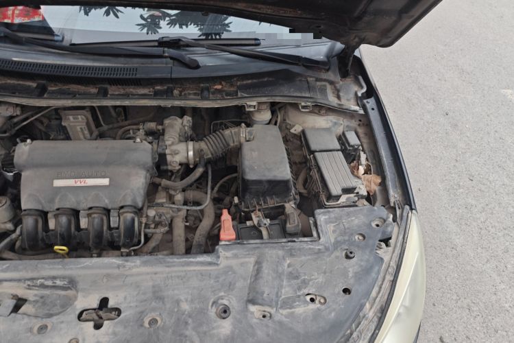 Used BYD Surui 2012 1.5L Manual Luxury Version Engine Bay Left