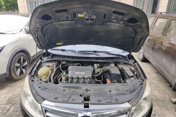 Used BYD Surui 2012 1.5L Manual Luxury Version Engine Bay