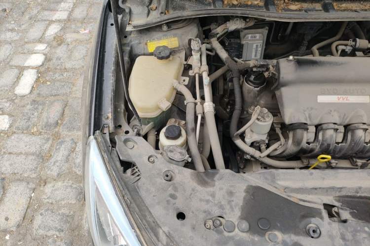 Used BYD Surui 2012 1.5L Manual Comfort Edition Engine Bay Right