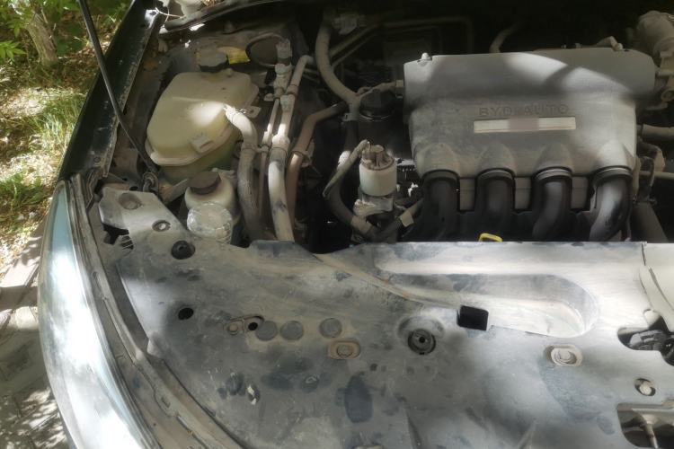 Used BYD Surui 2012 1.5L Manual Luxury Version Engine Bay Right