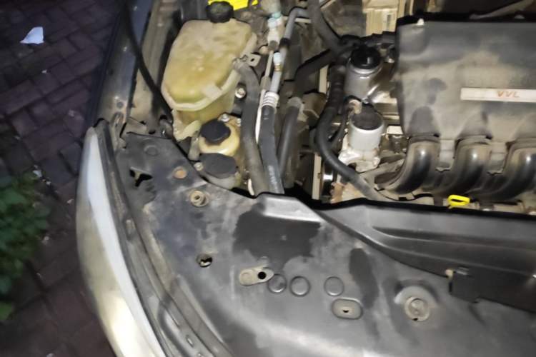 Used BYD Surui 2012 1.5L Manual Luxury Version Engine Bay Right
