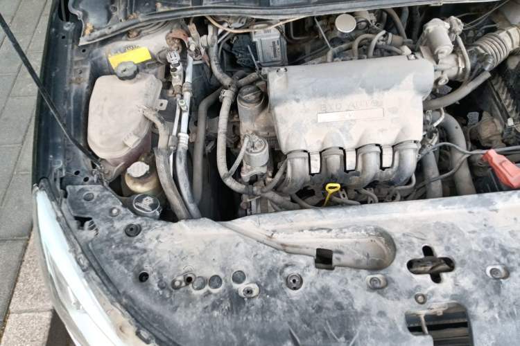 Used BYD Surui 2012 1.5L Manual Luxury Version Engine Bay Right