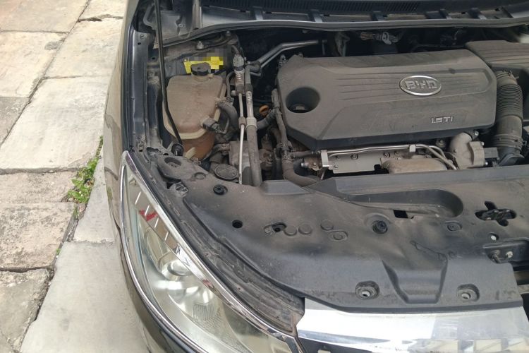 Used BYD Surui 2012 1.5TID Automatic Luxury Version Engine Bay Right