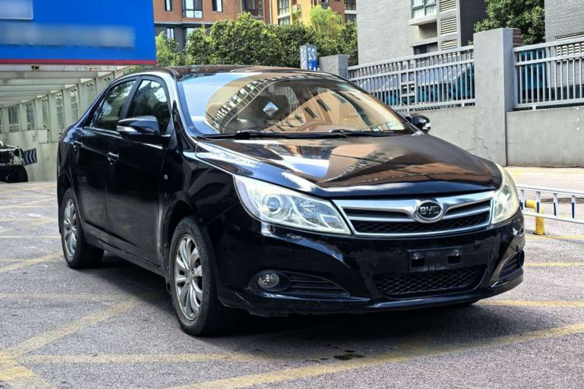 Used BYD Surui 2012 1.5L Manual Luxury Version Exterior 2