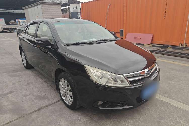 Used BYD Surui 2012 1.5TID Automatic Luxury Version Front Right 45 Deg