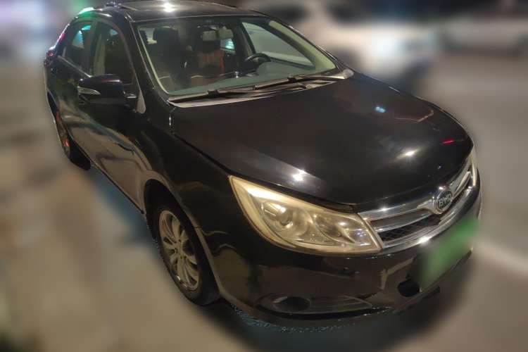 Used BYD Surui 2012 1.5TID Automatic Luxury Version Front Right 45 Deg