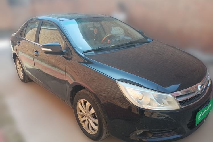 Used BYD Surui 2012 1.5TI Manual Luxury Version Front Right 45 Deg
