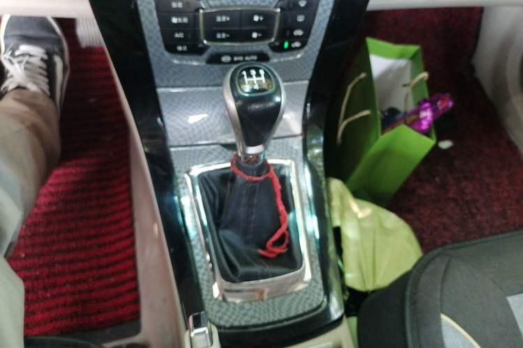 Used BYD Surui 2012 1.5L Manual Luxury Version Gear Lever