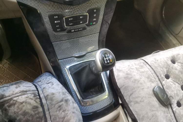 Used BYD Surui 2012 1.5L Manual Luxury Version Gear Lever