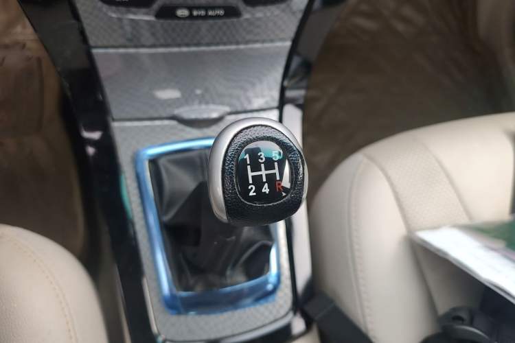 Used BYD Surui 2012 1.5L Manual Luxury Version Gear Lever