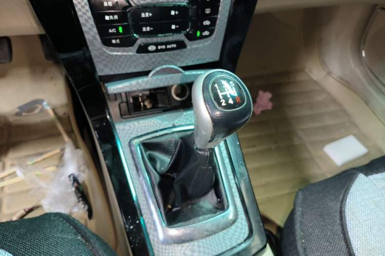 Used BYD Surui 2012 1.5L Manual Comfort Edition Gear Lever