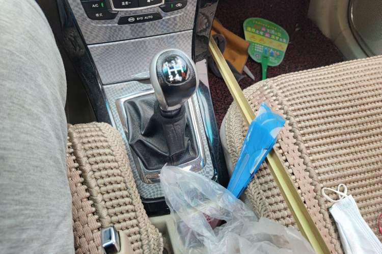 Used BYD Surui 2012 1.5L Manual Luxury Version Gear Lever