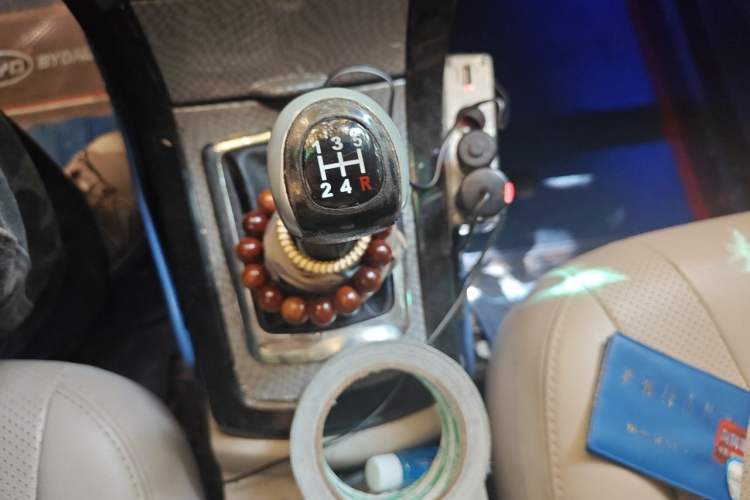 Used BYD Surui 2012 1.5L Manual Luxury Version Gear Lever