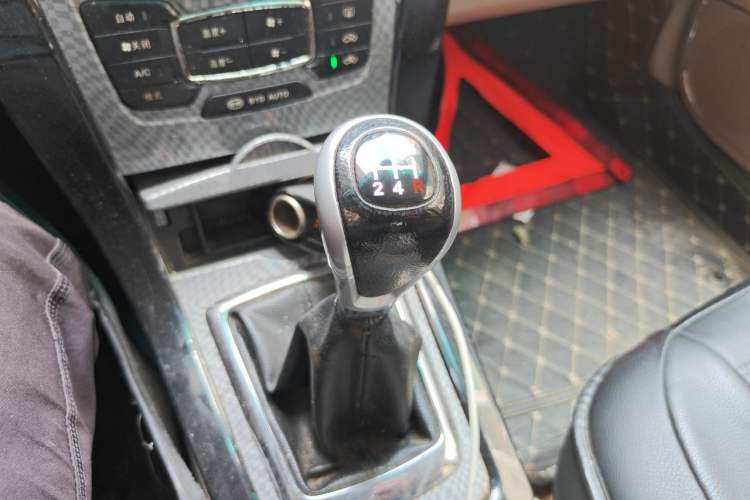 Used BYD Surui 2012 1.5L Manual Luxury Version Gear Lever